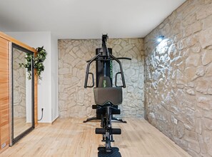 Villa (Two Bedroom Villa with Terrace and Sw) | Gimnasio