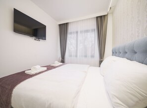 Villa (Two Bedroom Villa with Terrace and Sw) | 2 Schlafzimmer, kostenloses WLAN