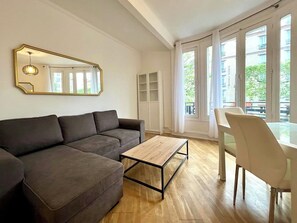 Living area - 2P Boulogne Rénové à Neuf (Boulogne-Billancourt)