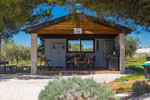 Outdoor dining - Villa with pool, air conditioning, gym and parking (Vodnjan)