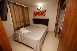 3 soverom, strykejern/-brett, wi-fi og sengetøy