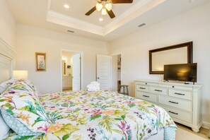 4 bedrooms, iron/ironing board, Internet, bed sheets - Port St Joe Home w/ Beach & Boardwalk Access! (Port St Joe)
