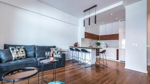 公寓 (One Bedroom Apartment with Balcony) | 客廳