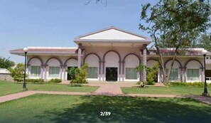 Fachada de la propiedad