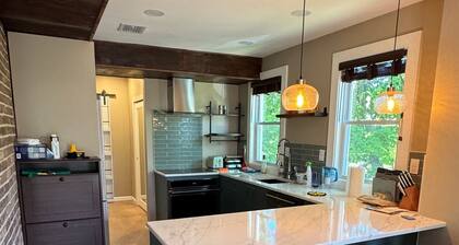 NEW! Urban Oasis, Chic 3-BR 2-BA Corner Unit, Steps Away from NYC!