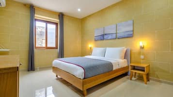 7 bedrooms, iron/ironing board, free WiFi, bed sheets