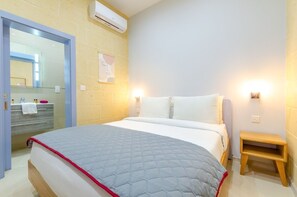 7 chambres, fer et planche à repasser, Wi-Fi gratuit, draps fournis