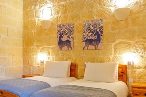 7 bedrooms, iron/ironing board, free WiFi, bed sheets