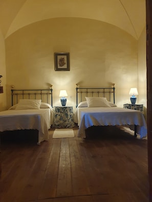 舒适双人房, 露台, 花园景观 | 特色装修、特色家居、免费 WiFi、床单