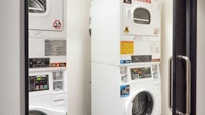 Laundry room - Hotel Keyaki Gate Tokyo Fuchu (Fuchu)