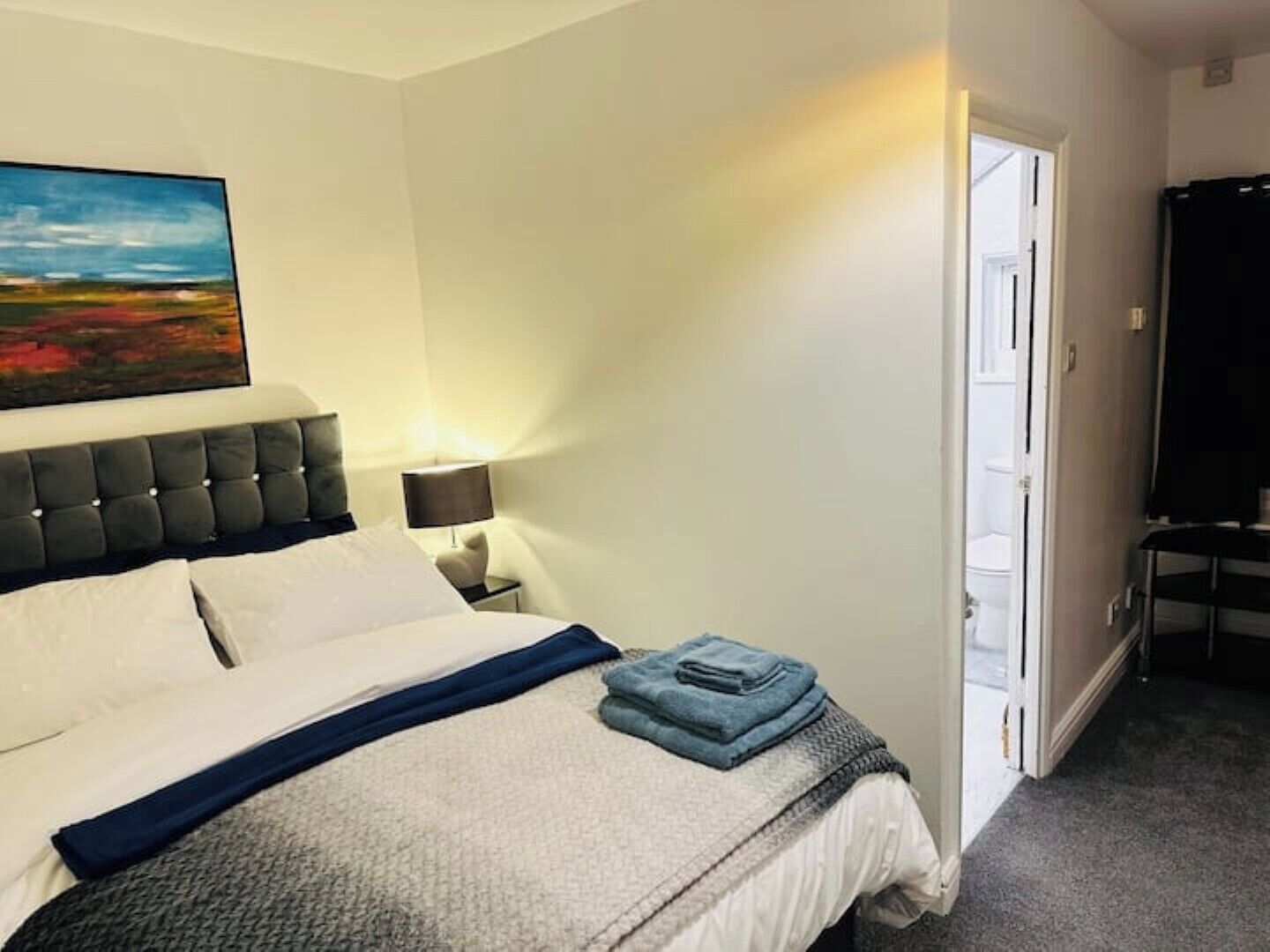 1 chambre, fer et planche à repasser, Wi-Fi, draps fournis