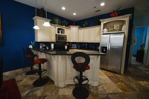 Mikrowelle, Ofen, Herdplatte, Geschirrspüler