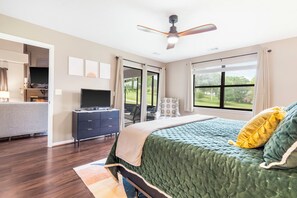 4 habitaciones, tabla de planchar con plancha y cuna de viaje