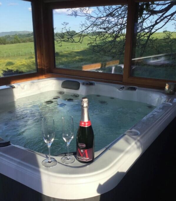 مغطس سبا داخلي