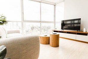 Smart TV - Luxury 3 Bedroom apt free park balcony City View (Panama City)