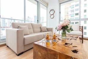 TV - Luxury 2 BR apt with free parking and balcony (Panamá)