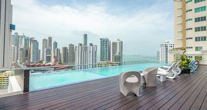 Luxury 2 bedroom apt with free parking