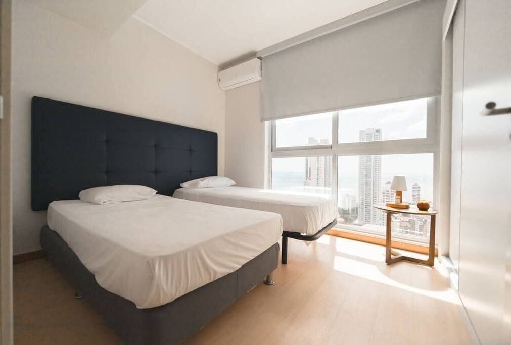 3 habitaciones, tabla de planchar con plancha y wifi gratis 