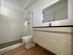 Hair dryer, towels