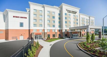 Upstate New York winery. Skiing. Casino. Fingerlake. winery.