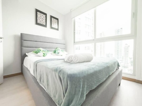 2 bedrooms, iron/ironing board, free WiFi, bed sheets