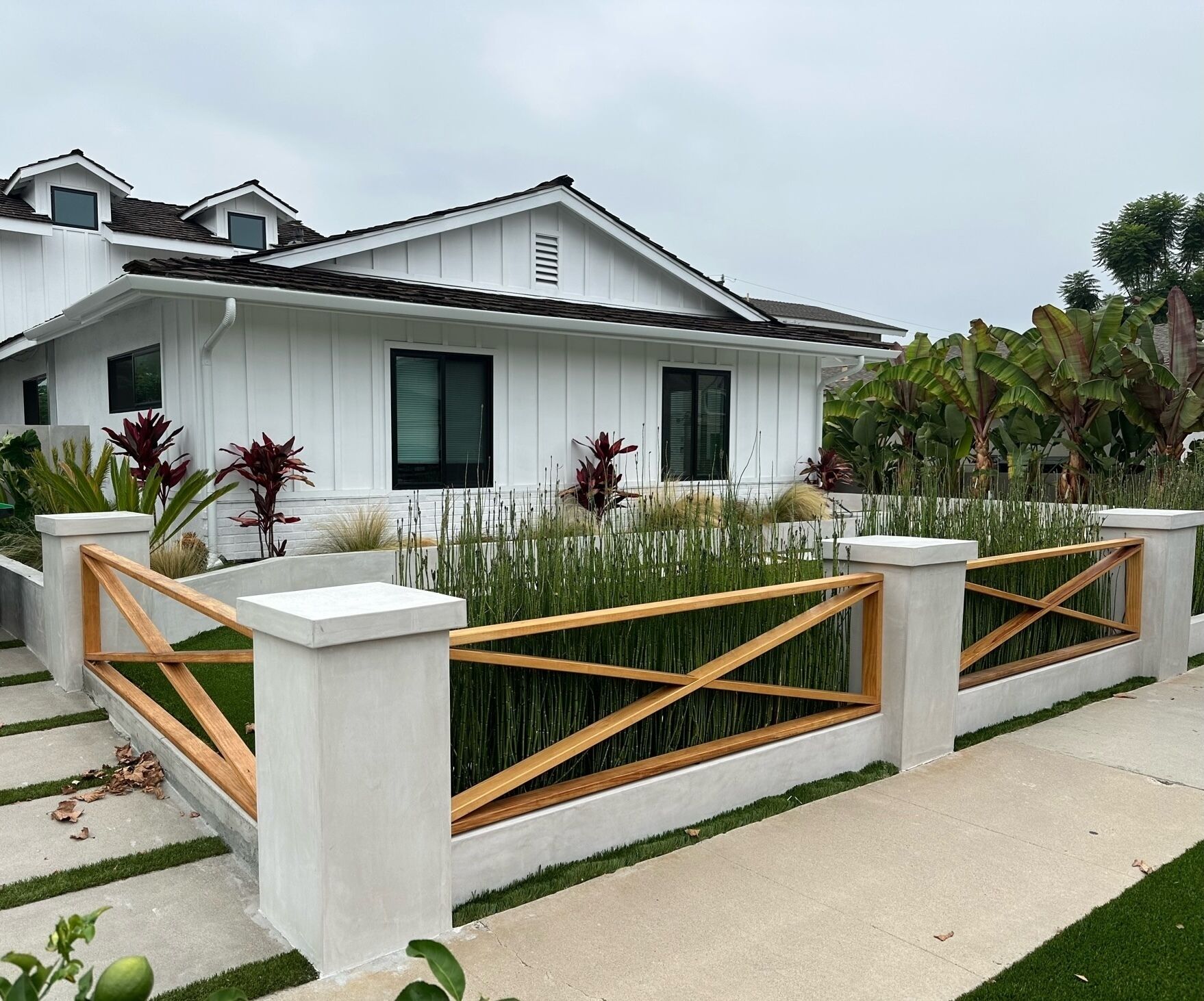 Large Modern Farmhouse & Cottage