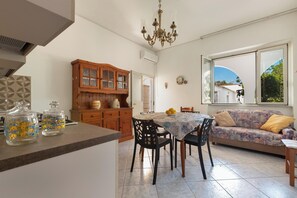 Dining - Villetta Tiziana by BarbarHouse (Porto Cesareo)