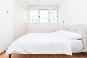 2 bedrooms, iron/ironing board, free WiFi, bed sheets
