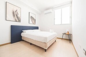 3 soverom, strykejern/-brett, wi-fi (inkludert) og sengetøy