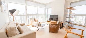 Luxury 3 Bedroom Oceanview apt w parking balcony