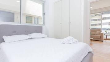 1 bedroom, iron/ironing board, WiFi (free), bed sheets