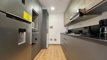 Fridge, microwave, oven, stovetop