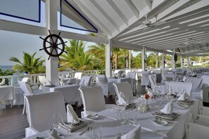 Outdoor dining - Luxurious Presidential Suite- All-Inclusive, Pool, by Beach in Puerto Plata (Puerto Plata)
