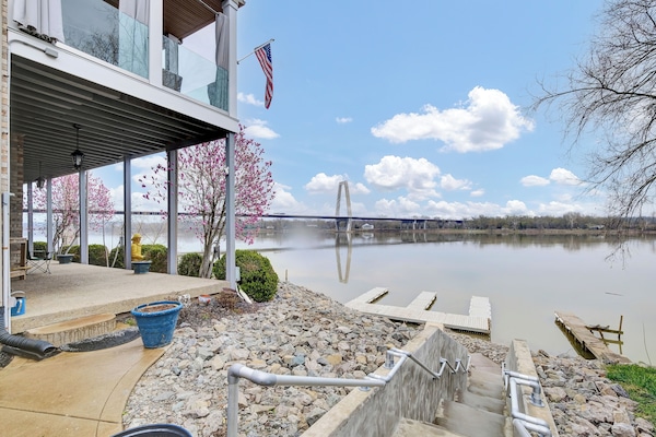 Outside area overlooking East End bridge