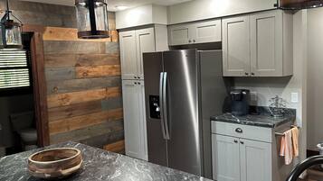 Micro-ondas, fogão, cooktop, lava-louças