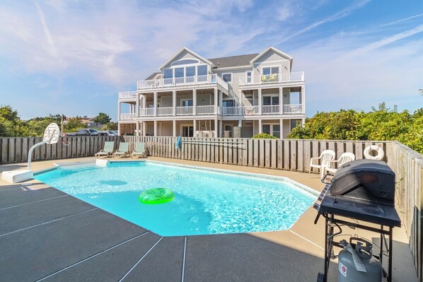 Pool - Pet-friendly 5BR semi-oceanfront Corolla home w/ pool, hot tub, & ocean views! (Corolla)