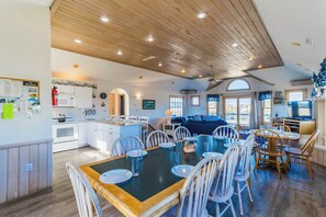 Dining - Oceanside Duck home w/ heated pool, hot tub, & community amenities! (Duck)