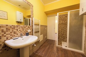 Bathroom - Casa Gialla by Mmega (Florence)