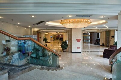 Huaxia Conifer Hotel