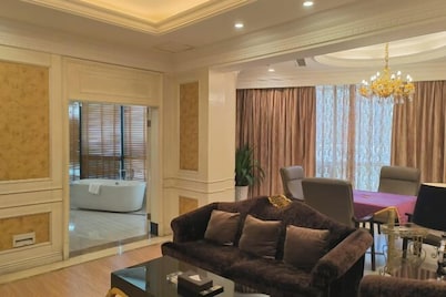 Huaxia Conifer Hotel