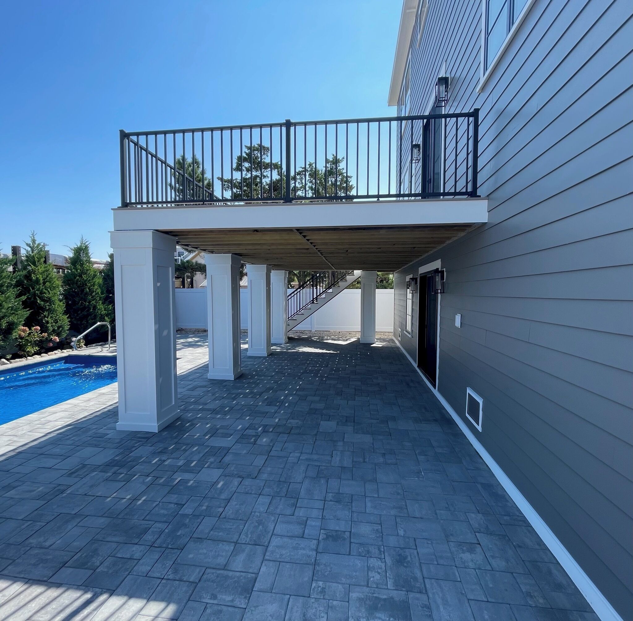 OCEAN BLOCK - BRAND NEW HOME W HEATED POOL AND ELEVATOR