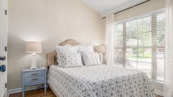 3 bedrooms, desk, iron/ironing board, travel cot