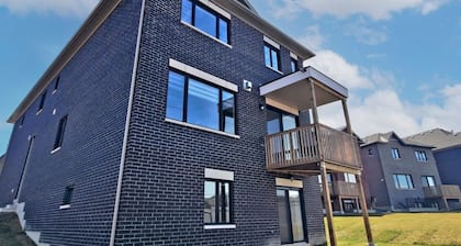 Beautiful room, quiet house with the comfort of a luxurious home near Wonderland