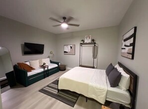 1 bedroom, in-room safe, iron/ironing board, free WiFi