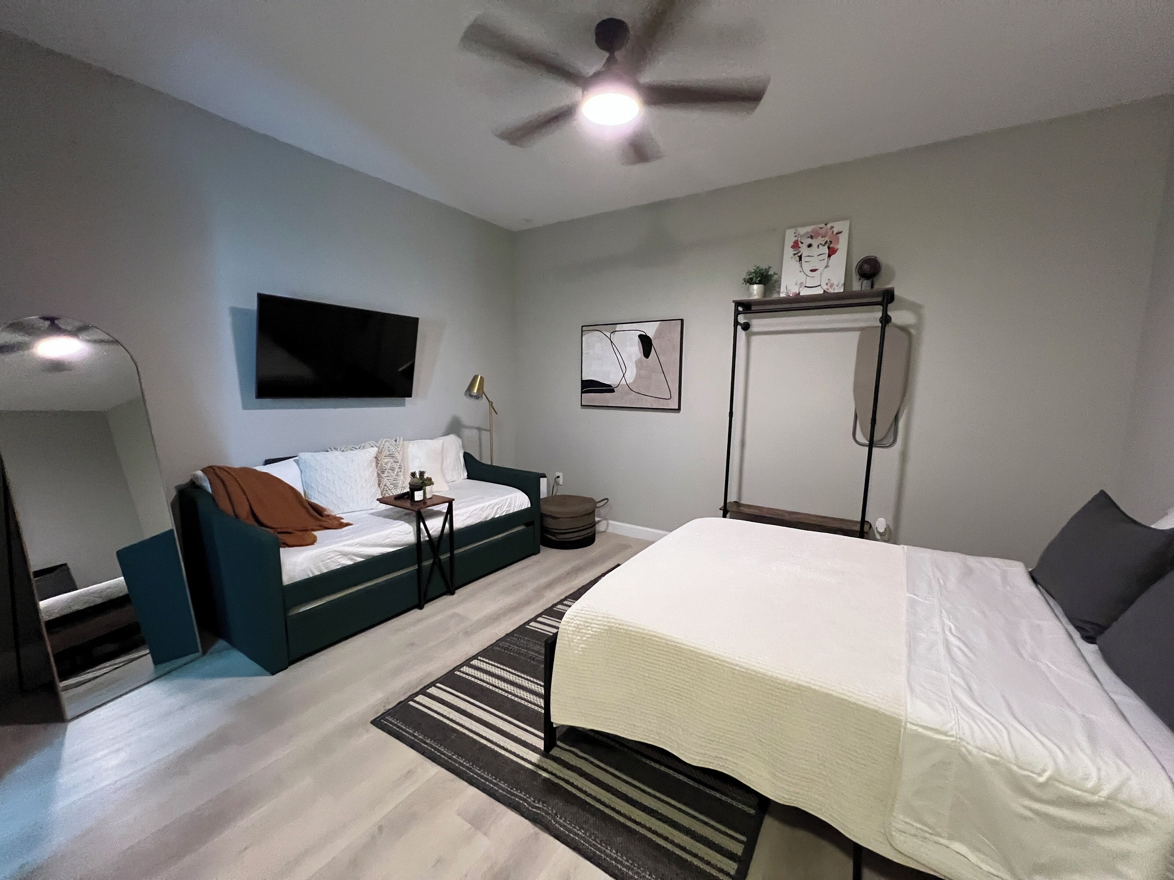 1 bedroom, in-room safe, iron/ironing board, free WiFi