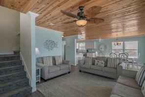 House, Multiple Beds (Haven Harbor) | Living area
