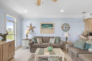 Living area - Blue Laguna (Gulf Shores)