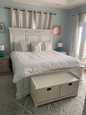 House, Multiple Beds (Blue Laguna) | Iron/ironing board