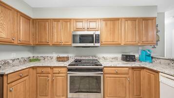 Condo, Multiple Beds (Navy Cove Harbor 1206) | Private kitchen | Oven