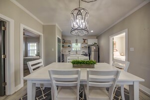 Casa, várias camas (The Rookery 2202) | Opções para refeição